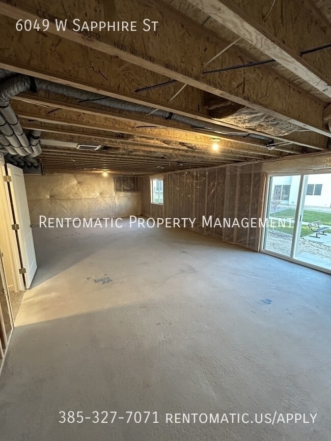 Building Photo - 6049 W Sapphire St