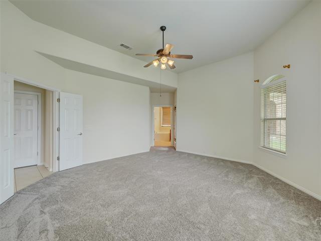Building Photo - 1041 Crystal Lake Dr