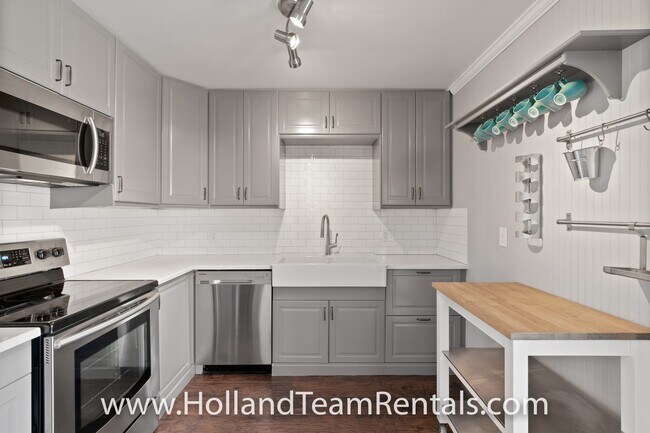 Building Photo - Updated Littleton House in GREAT LOCATION near Streets of SouthGlenn