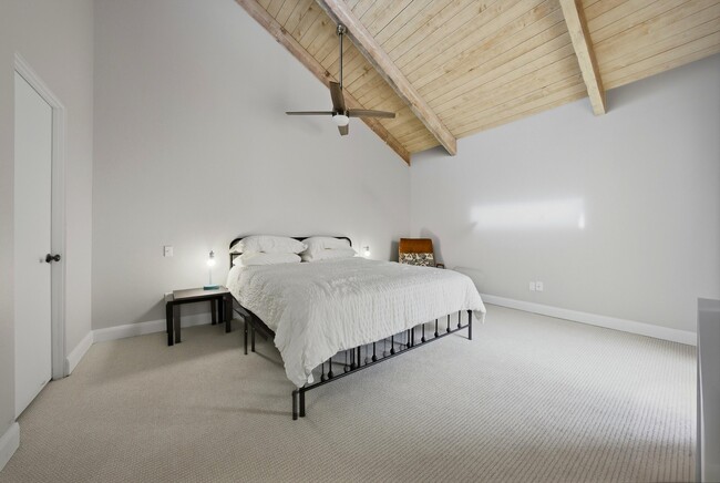 Building Photo - 436 Sunningdale Dr