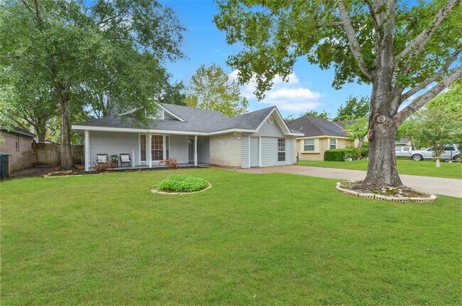Building Photo - 5701 Village Arbour Dr