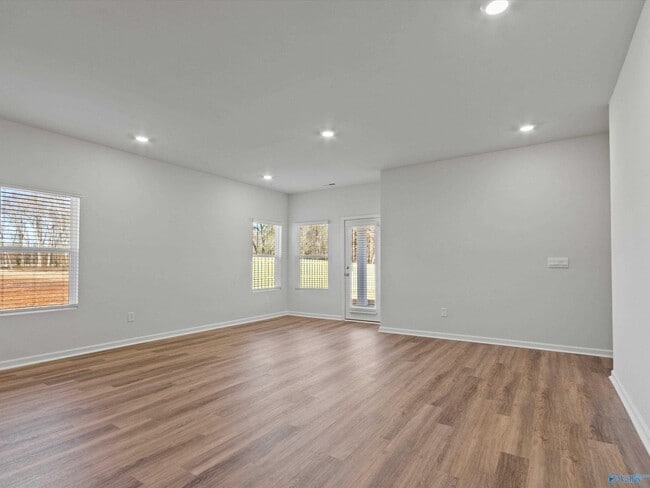 Building Photo - 1251 Eidson St