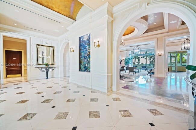 Building Photo - 16051 Collins Ave