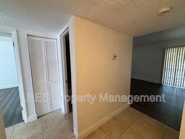 Building Photo - 4725 S Texas Ave