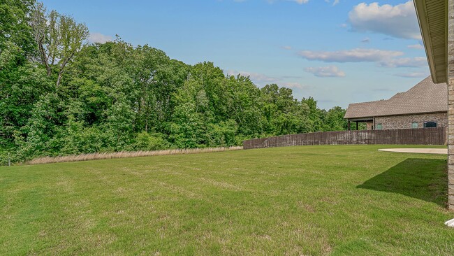 Building Photo - Rare Executive Rental in Desirable South J...