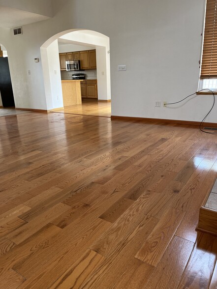 Living room looking at kitchen/dining - 2232 Sweetwater Creek Dr