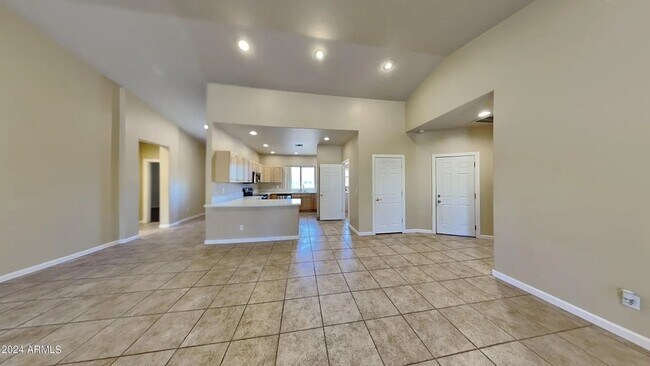 Building Photo - 3002 E Jeanette Ct