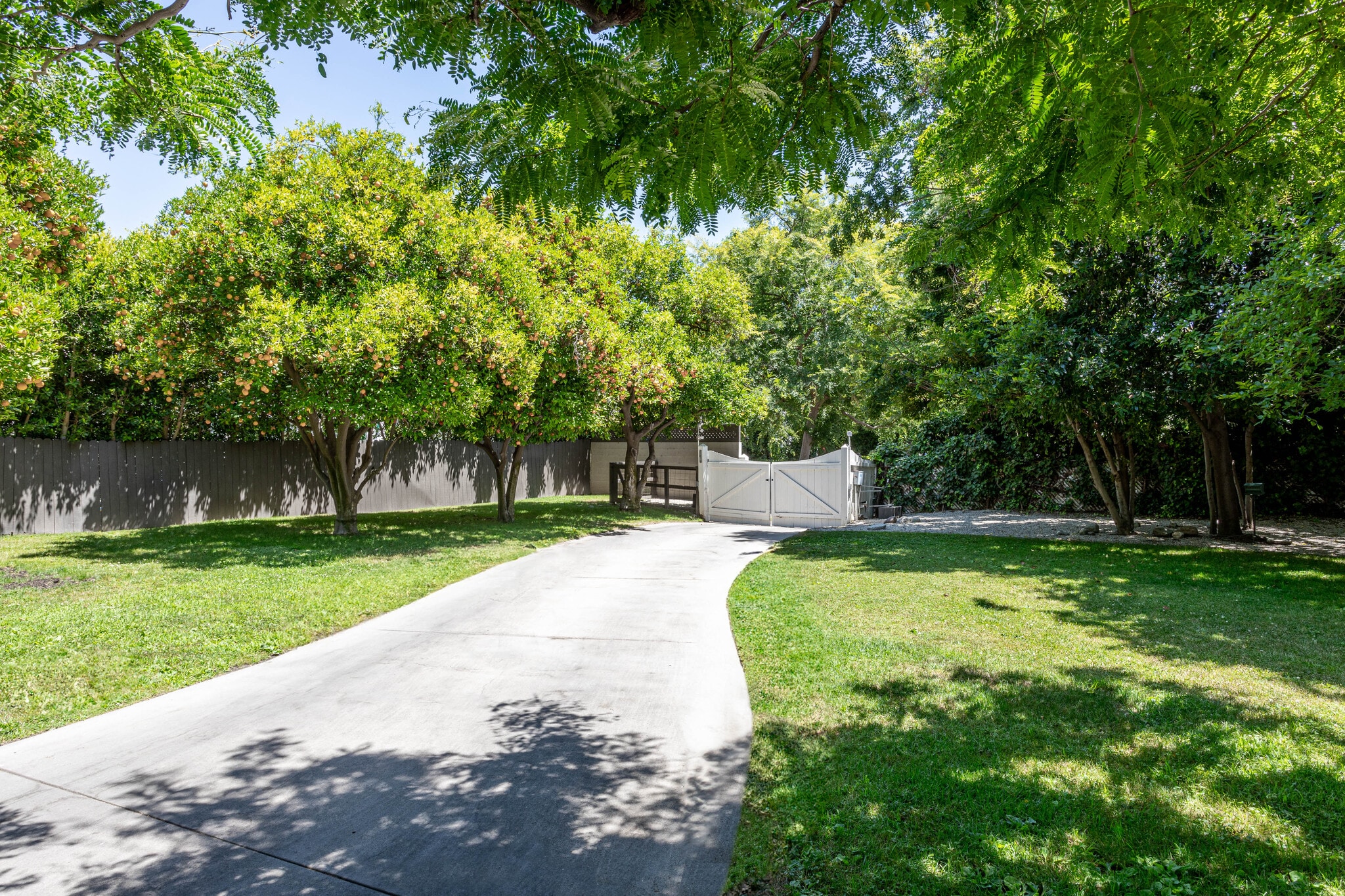 Building Photo - 4537 Agnes Ave