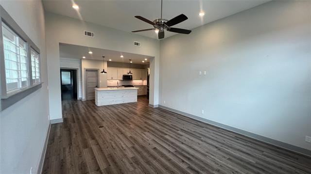 Building Photo - 405 Carneros Dr