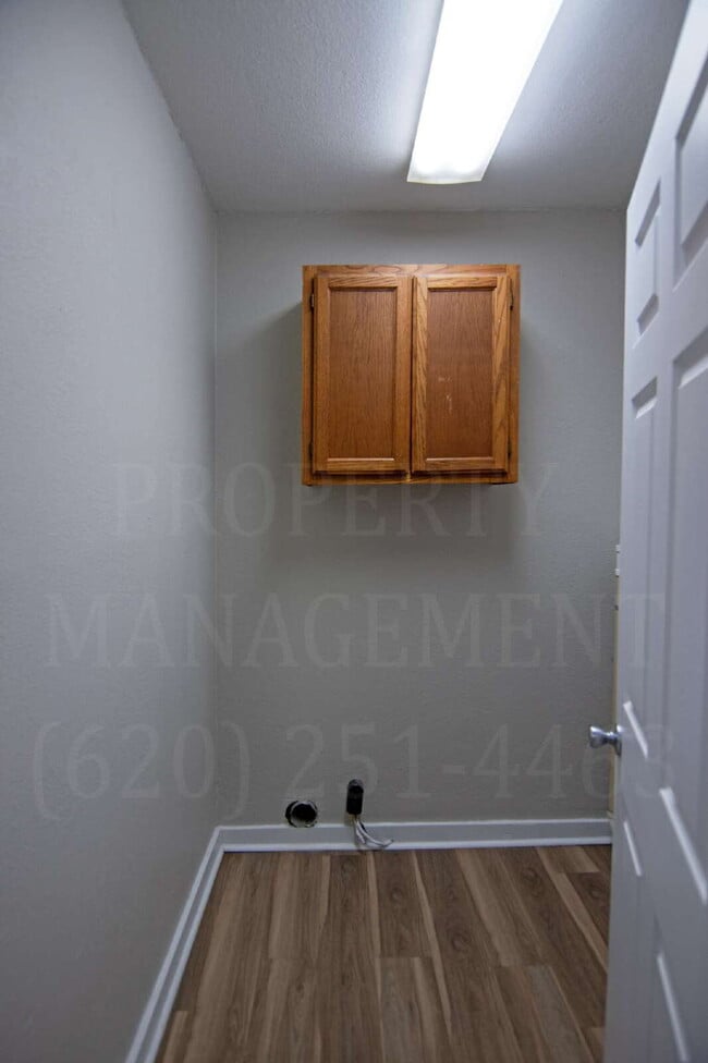 Building Photo - 3-Bedroom 1-Bathroom