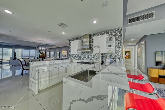 Building Photo - 4575 Dean Martin Dr