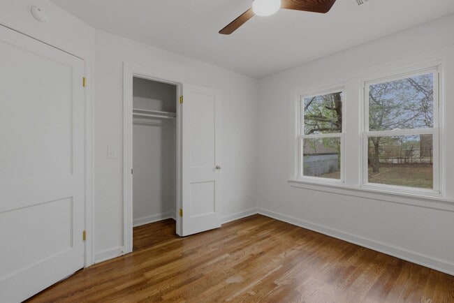 Building Photo - 2020 NE 30th St