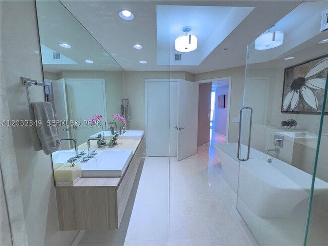 Building Photo - 17111 Biscayne Blvd