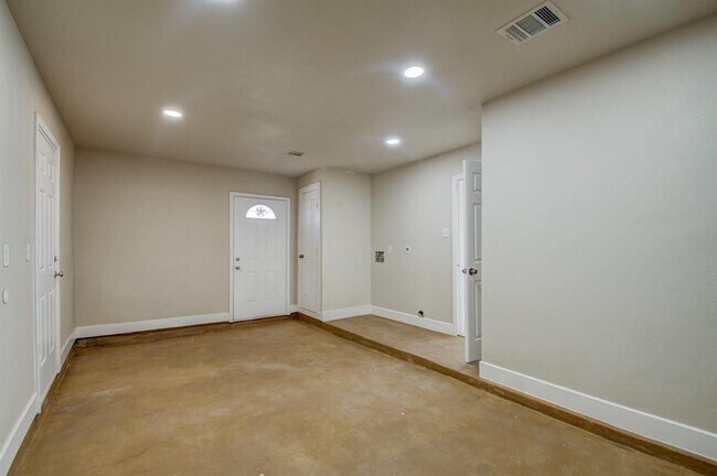 Building Photo - 13502 Townwood Dr