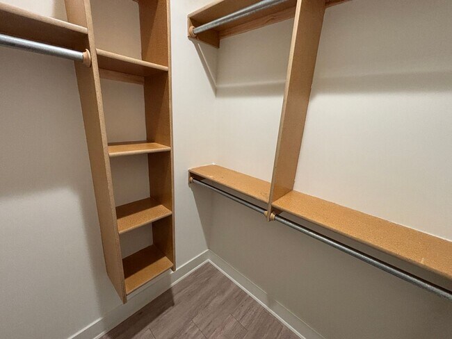 Building Photo - 1747/49 Hickory