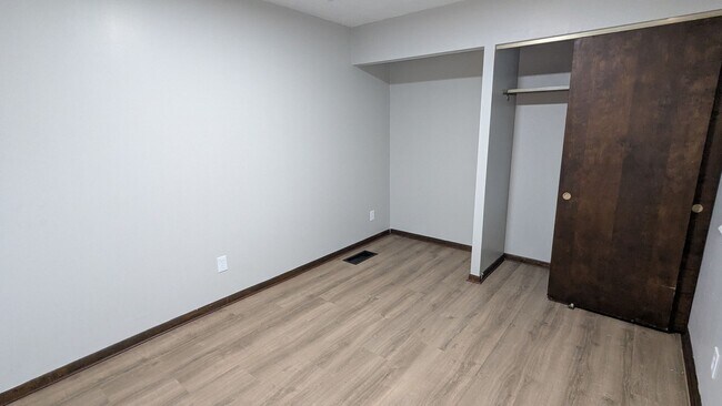 Building Photo - Charming 3 bedroom/1 bath home in the heart of Akron!