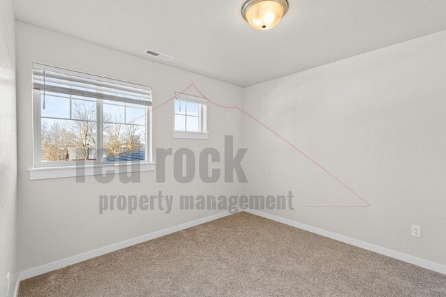Building Photo - 1228 N Tschirley Rd