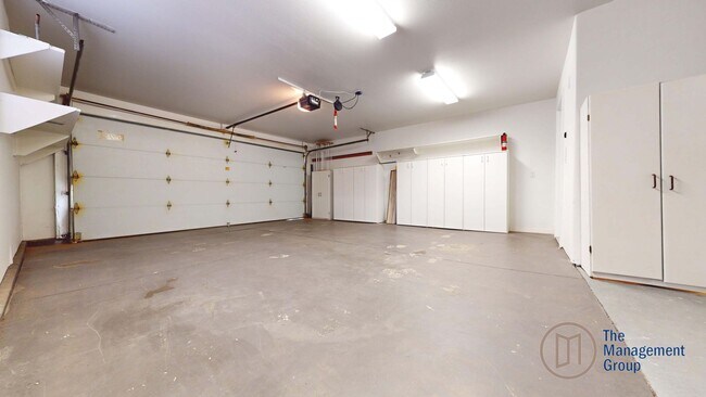 Building Photo - 37 E 675 S