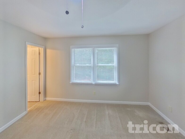 Building Photo - 120 Elberta Dr