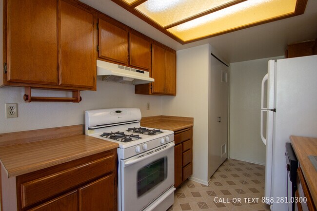 Building Photo - 9356 Twin Trails Dr