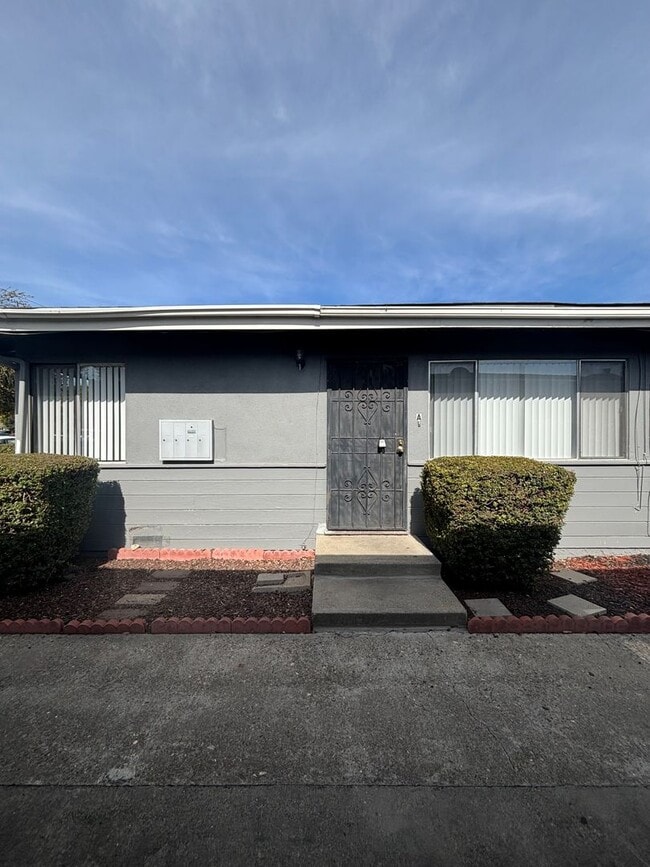 Building Photo - C130