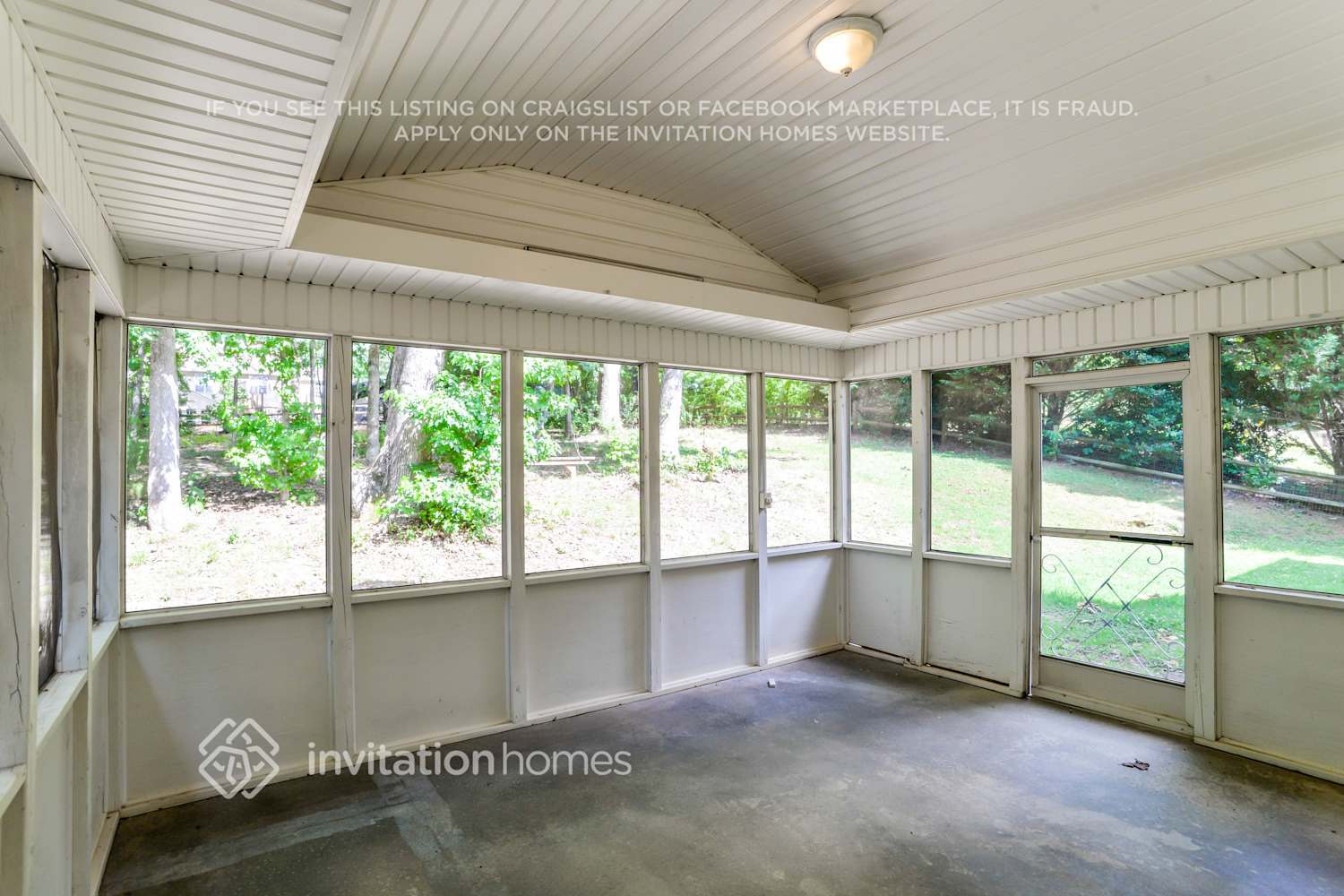 Building Photo - 106 Pebble Creek Crossing
