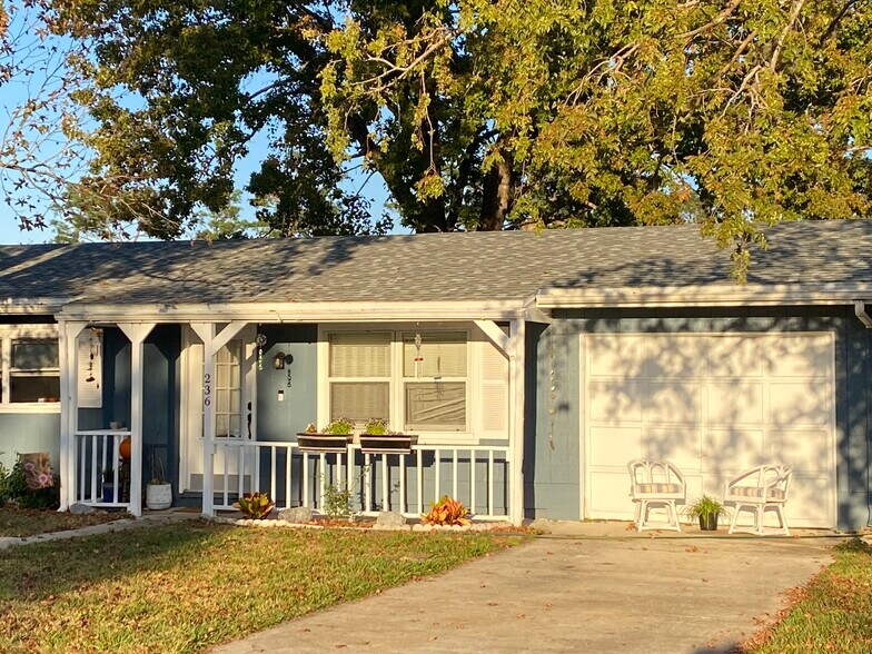 Front porch - 236 Lily Rd