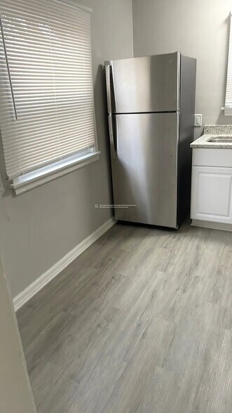 Building Photo - 5951 N 64th St