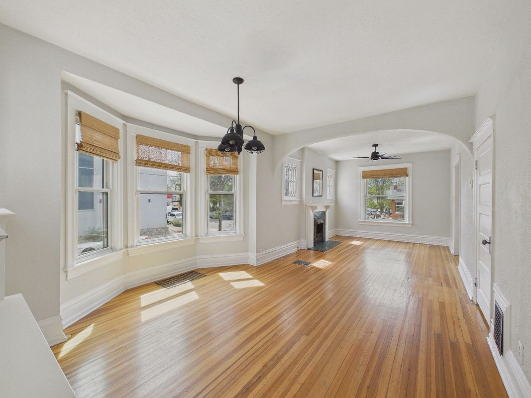 Building Photo - 2 Pennsylvania St