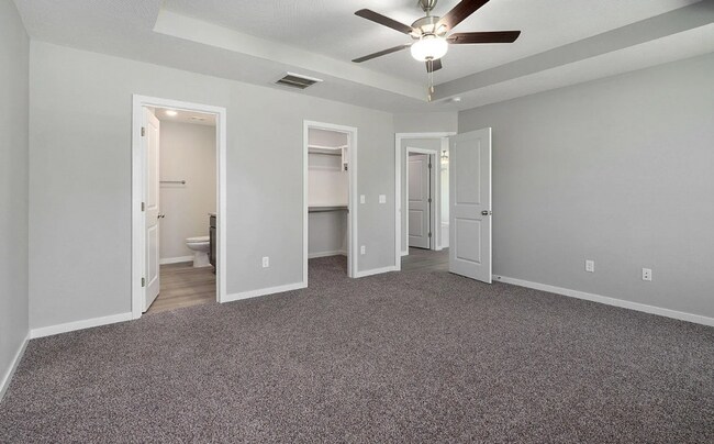 Building Photo - Like New 3 Bedroom Home - Hills of Olde Savannah