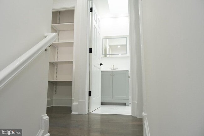 Building Photo - 216 Jefferson St NW