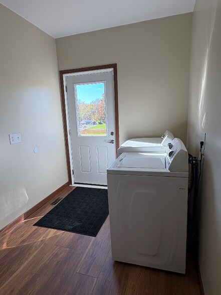 Building Photo - 73 Martin Ave