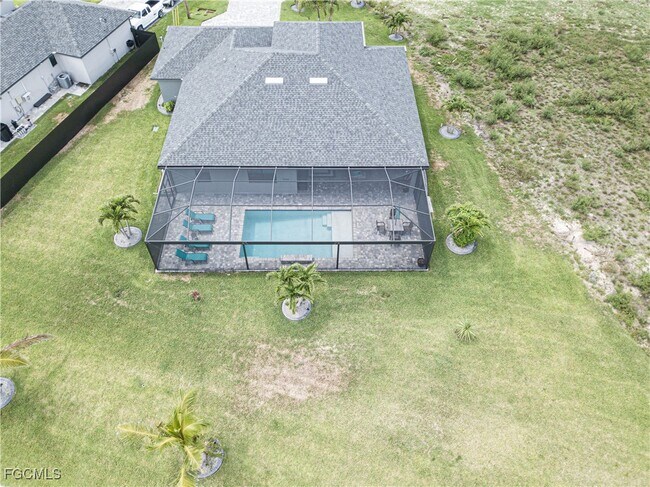 Building Photo - 1833 SW 11th Terrace