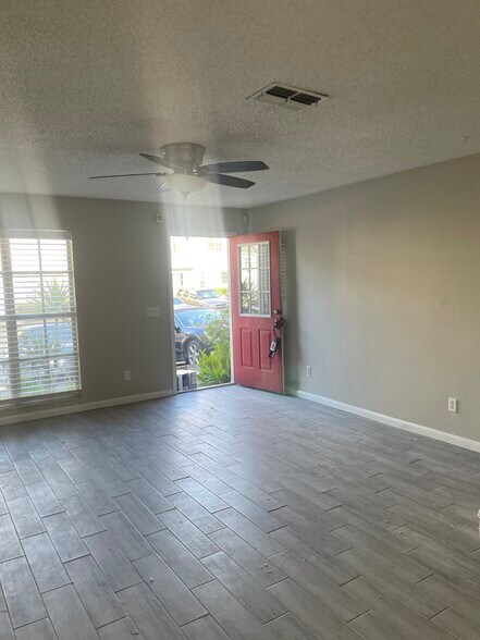 Building Photo - 11332 Grandville Dr