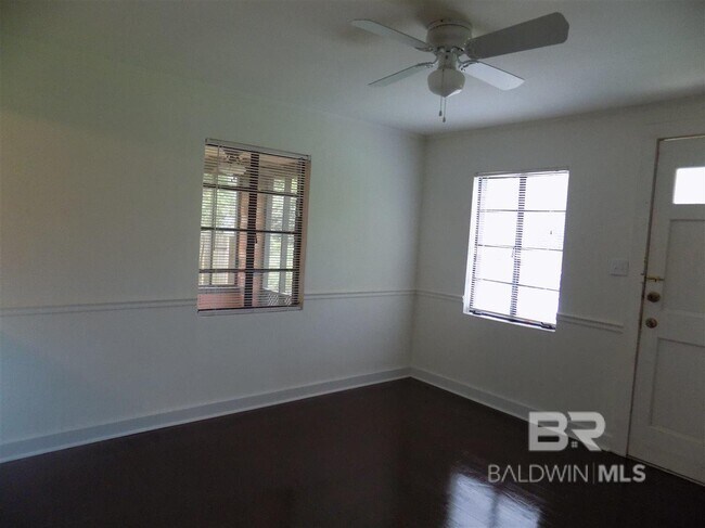 Building Photo - 228 Seminole Ave