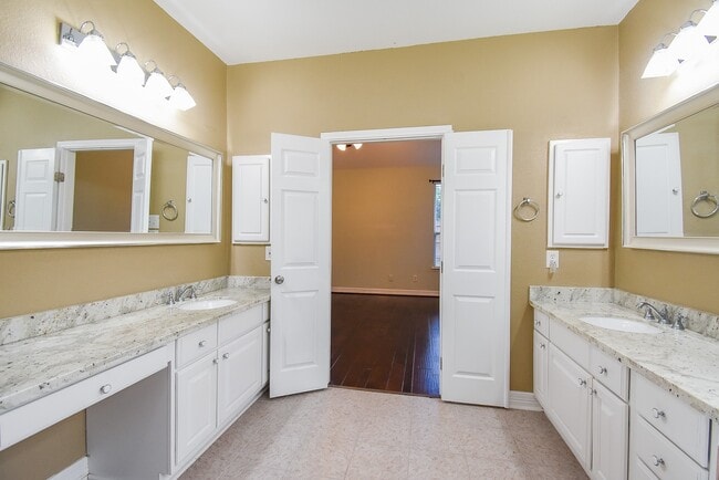 Building Photo - 20907 Avery Cove Ln
