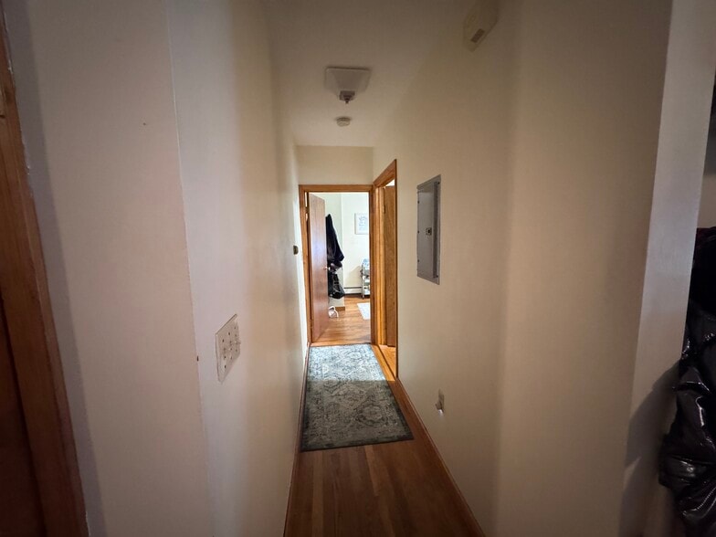 Building Photo - 551 Washington St