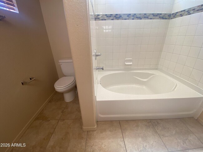Building Photo - 1620 Biscayne Dr