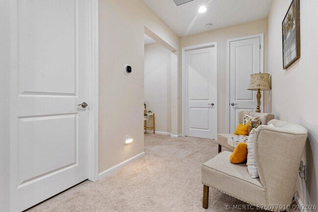 Building Photo - 16310 Oakview Dr
