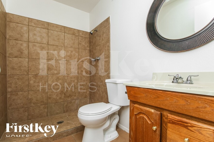 Building Photo - 5213 S 47th Pl