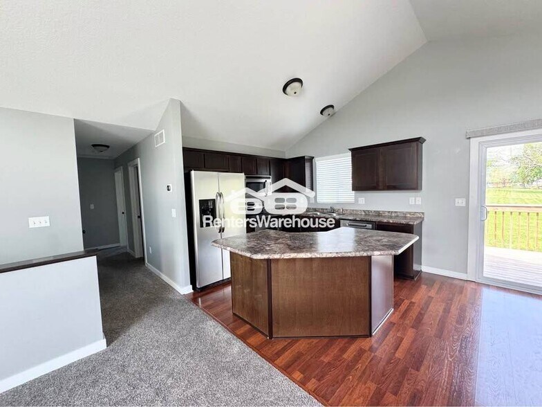 Building Photo - 645 Northview Dr