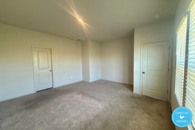 Building Photo - 95 Suhani Ln