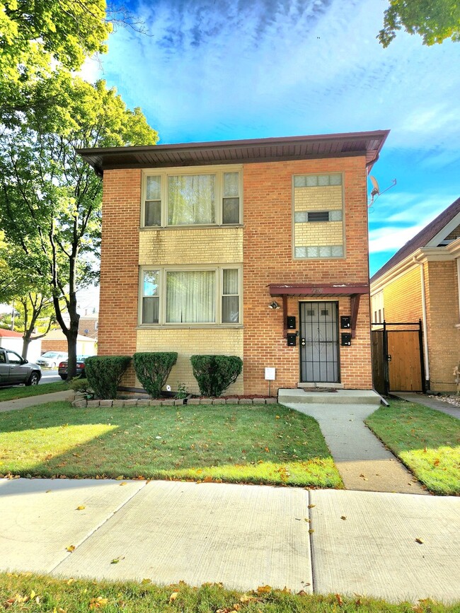 7201 S Fairfield Ave 7201 S Fairfield Ave Chicago IL 60629