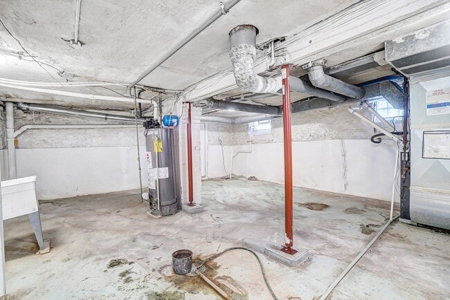 Building Photo - Three Bedroom in Cincinnati!