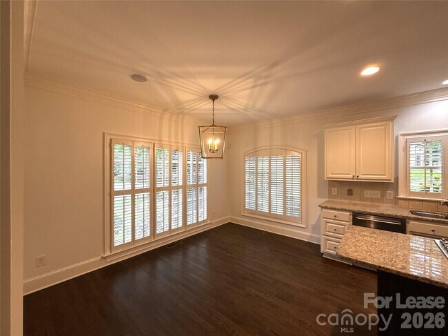 Building Photo - 1500 Ferncliff Rd