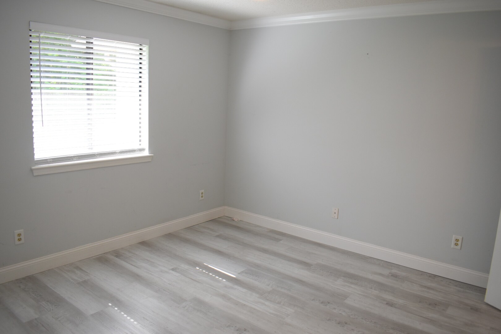 Building Photo - 522 S Kerr Ave