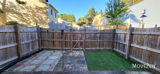 Building Photo - 1608 Township Cir