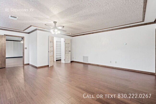 Building Photo - 28160 Windwood Dr E