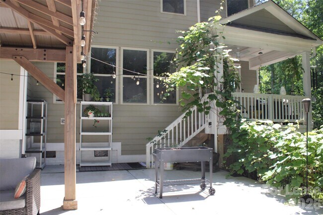 Building Photo - 4181 Palm Drive