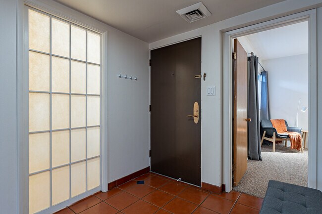 Foyer - 3940 E. Timrod St. #226